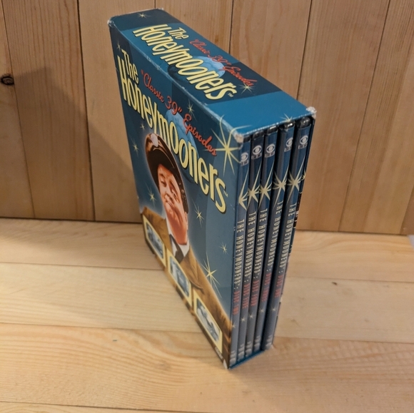 The Honeymooners Classic 39 Episodes DVD Set Pre-owned - Picture 9 of 9